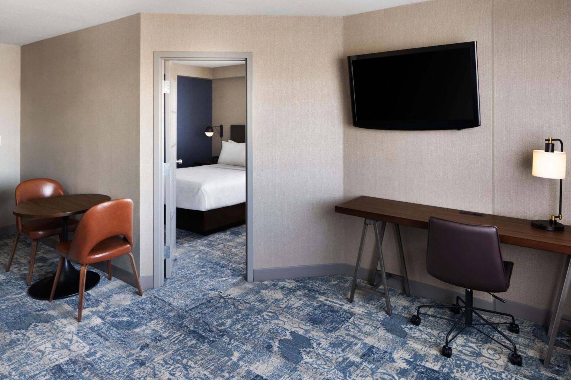 Four Points By Sheraton Edmonton South Exteriör bild