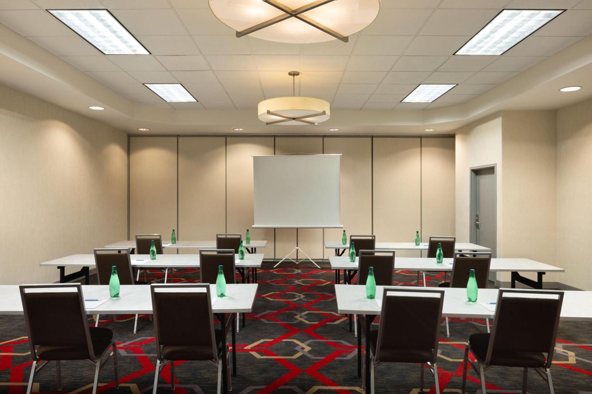 Four Points By Sheraton Edmonton South Exteriör bild